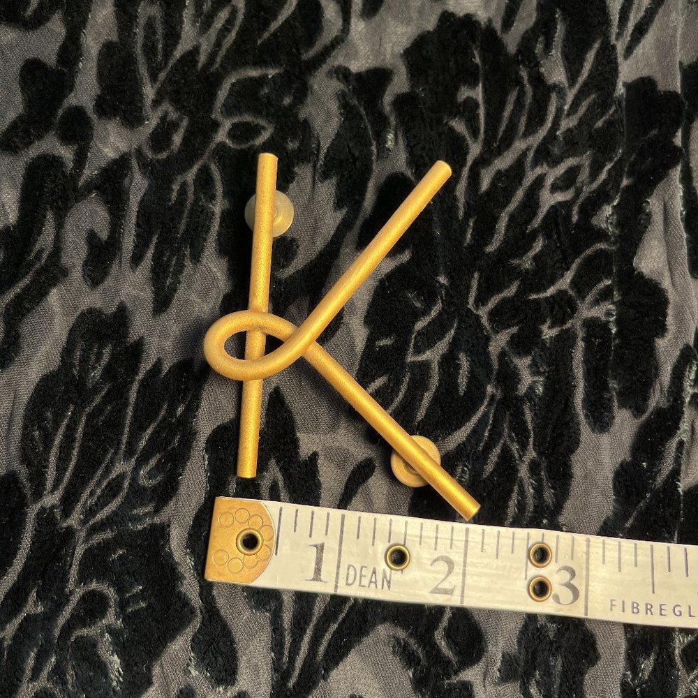 Martha Sturdy 🇨🇦 Brooch Monogram "K" Abstract Matte Gold Pin - Picture 6 of 7